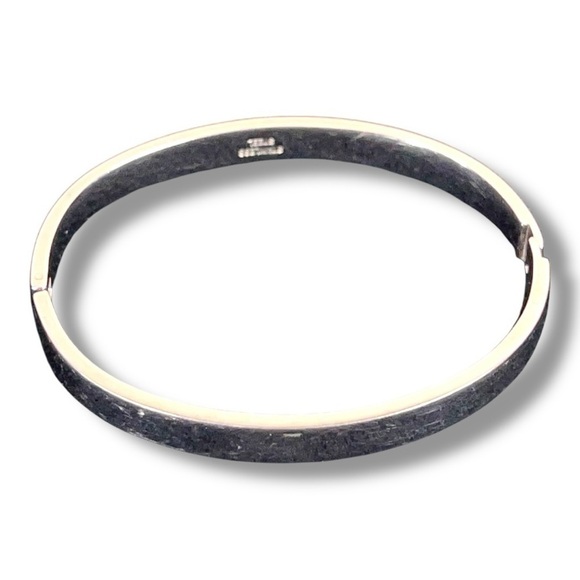 Jewelry - Y2K Era Stainless Steel Bangle Style Bracelet Silver Classic Clip Click